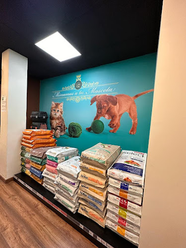 By Mascota Los Remedios - Tienda Mascotas & Peluquería Canina en Sevilla